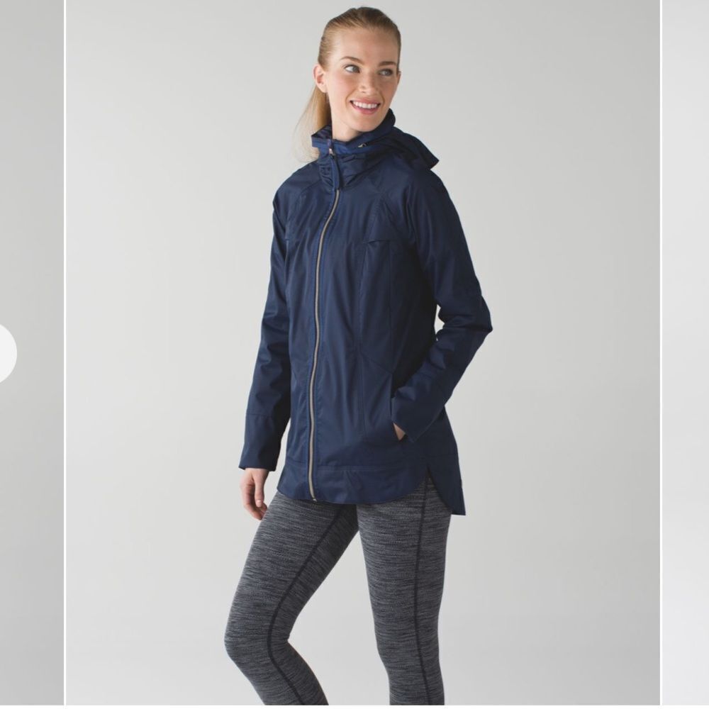 Lululemon Fo Drizzle Jacket
Deep Navy